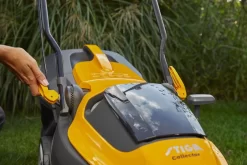 Stiga COLLECTOR 136e Kit Accu Grasmaaier Set (2x 2,0Ah) - 35L - 250m² 27 Stiga COLLECTOR 136e Kit Accu Grasmaaier Set (2x 2,0Ah) - 35L - 250m² -ToolTijd ThuisKlussen 2be1e95fcd6cda95b8aecd12f2b7fae4