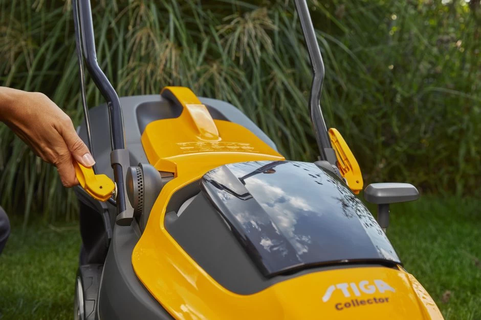 Stiga COLLECTOR 136e Kit Accu Grasmaaier Set (2x 2,0Ah) - 35L - 250m² 13 Stiga COLLECTOR 136e Kit Accu Grasmaaier Set (2x 2,0Ah) - 35L - 250m² - Afbeelding 13