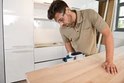 Bosch GHO 26-82 D Schaafmachine - 710W - 2,6mm - 06015A4301 8 Bosch GHO 26-82 D Schaafmachine - 710W - 2,6mm - 06015A4301 -ToolTijd ThuisKlussen 44fb53ce6919497c1996d6ab54c1db24