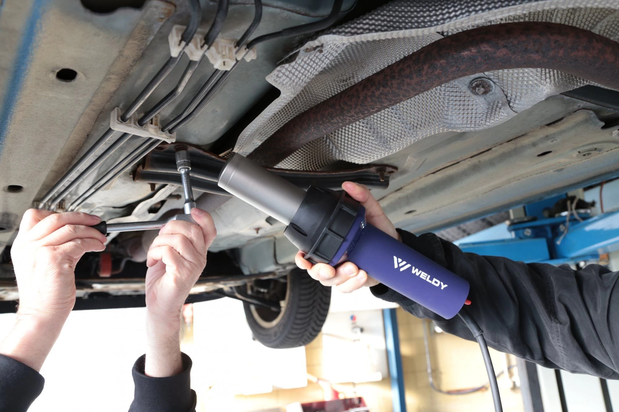 Weldy HT 3400 Heteluchtpistool Energy Incl. 2 Mondstukken - 3400W 3 Weldy HT 3400 Heteluchtpistool Energy Incl. 2 Mondstukken - 3400W - Afbeelding 3