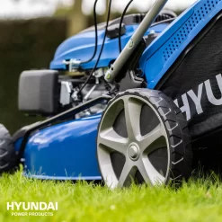 Hyundai 57024 Benzine Grasmaaier - 196cc - 4-takt - Elektrische Start 18 Hyundai 57024 Benzine Grasmaaier - 196cc - 4-takt - Elektrische Start -ToolTijd ThuisKlussen d7413d496ce3256eb8a81026e8991a66