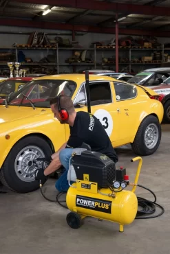 Powerplus POWX1760 Compressor - 1500W - 50L - Olie -ToolTijd ThuisKlussen e296712a59d6caa3a5864dc155c5e18f