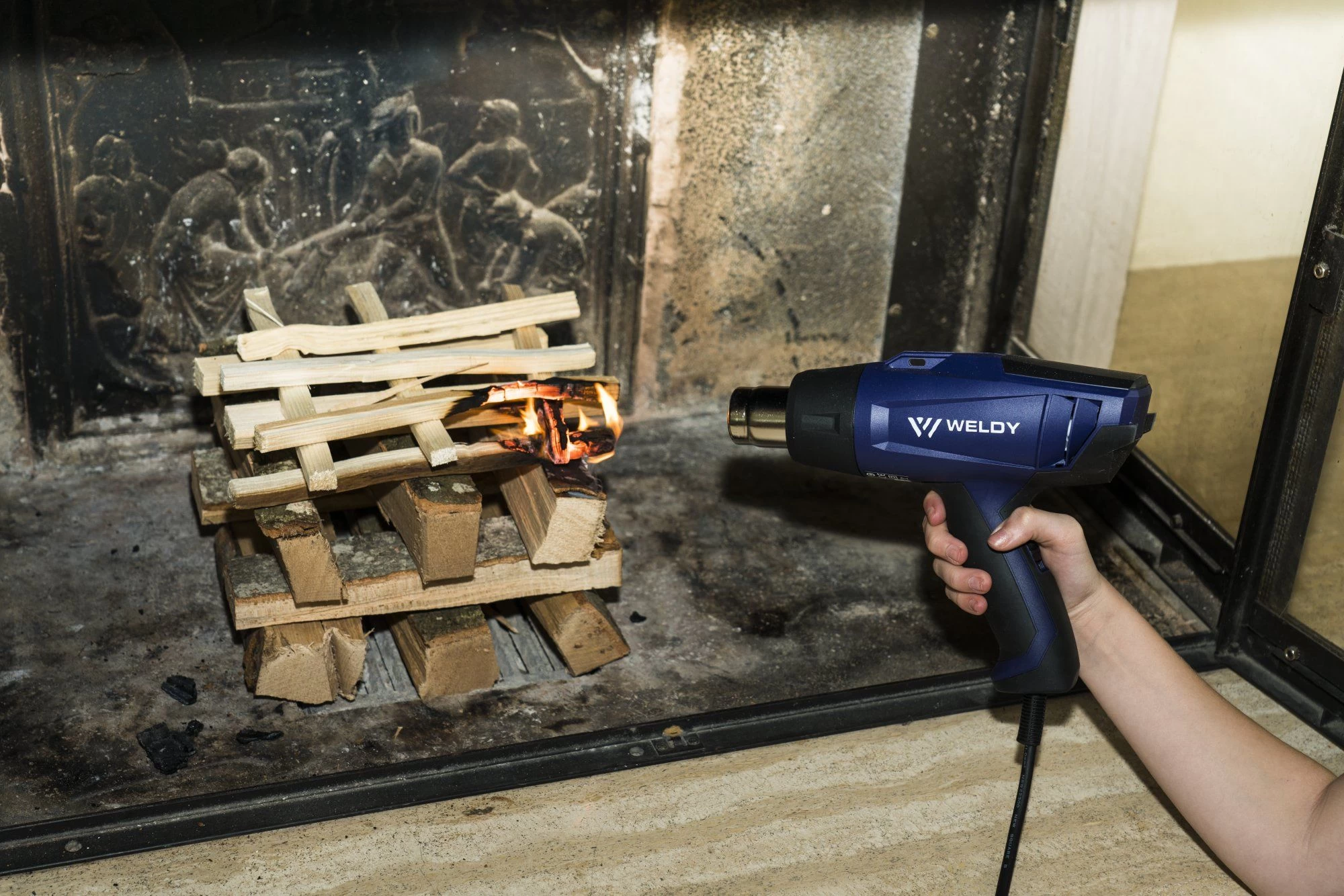 Weldy HG 330-A Heteluchtpistool Incl. 4 Mondstukken - 2300W 8 Weldy HG 330-A Heteluchtpistool Incl. 4 Mondstukken - 2300W - Afbeelding 8