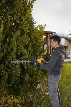 Stiga HT 525 Benzine Heggenschaar - 22,5cc - 0,65kW - 2-takt - 46cm - 35mm -ToolTijd ThuisKlussen e4fa723b1b63b0bd4b8d428e804330ce